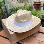 chapeau blanc